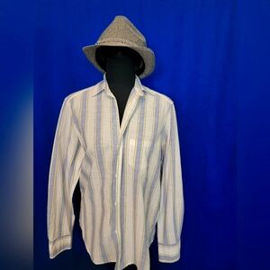 Women's casual button-down shirt